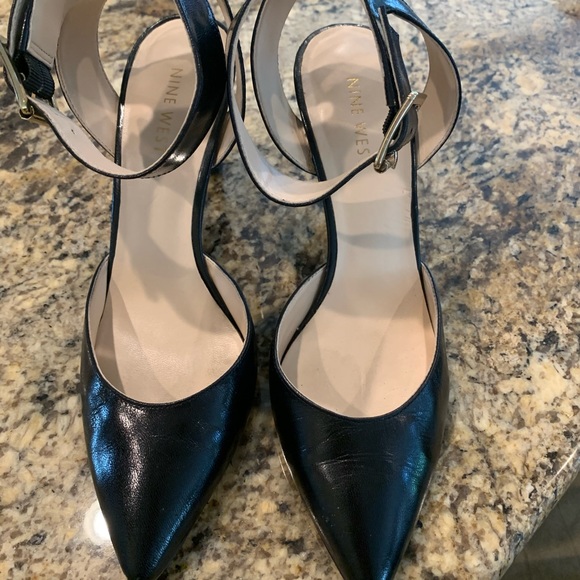 Black leather ankle strap pump - Picture 2 of 6